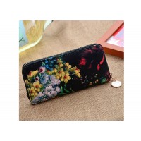 Stylish Women's Wallet With Floral Print and Zipper Design